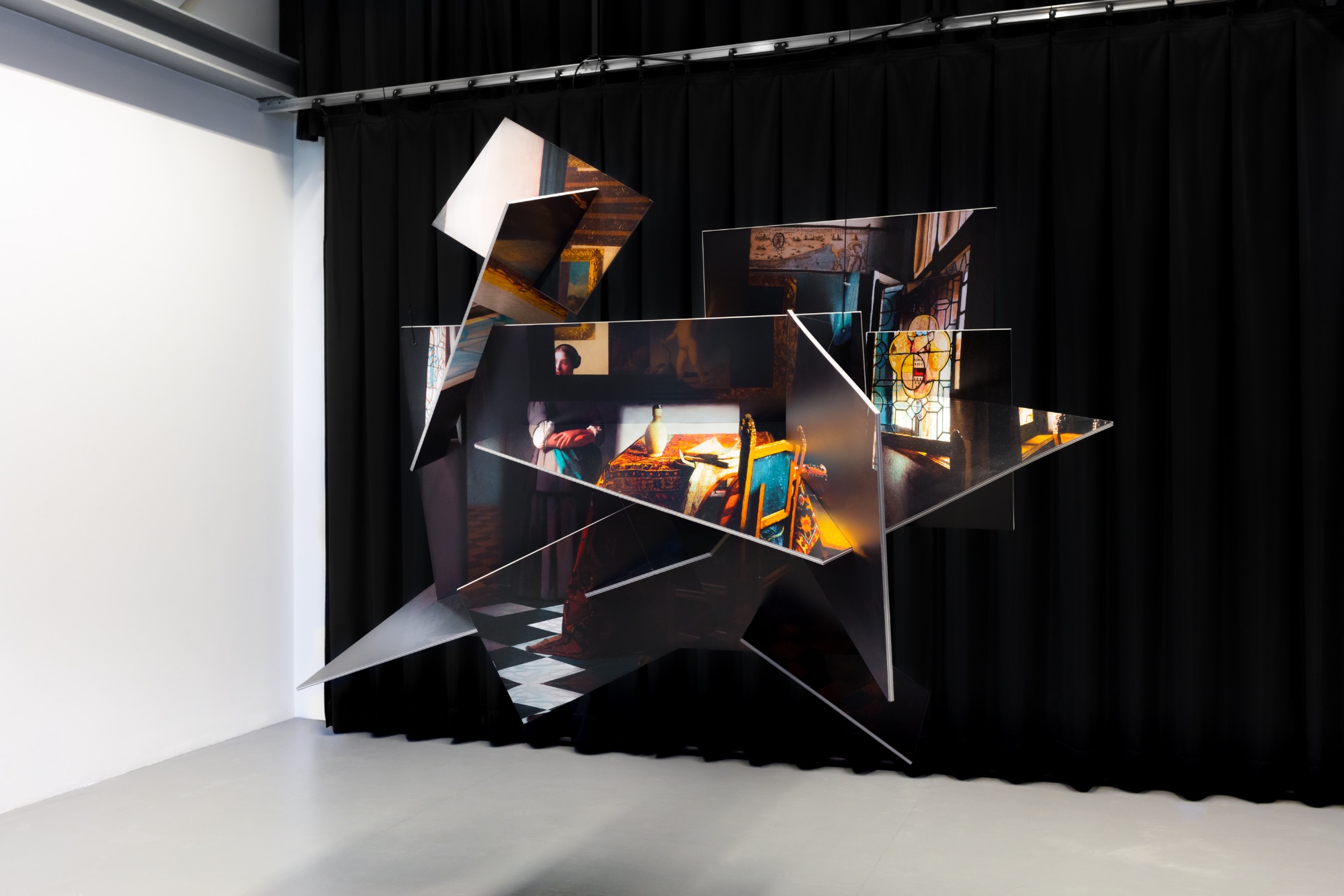 Vermeer's Room image 5